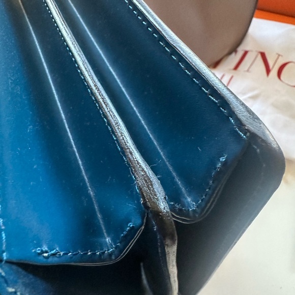 LV BLUE Epi Capucines - Picture 10 of 15